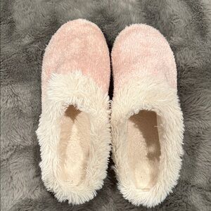 Isotoner Soft Pink Women's Slippers